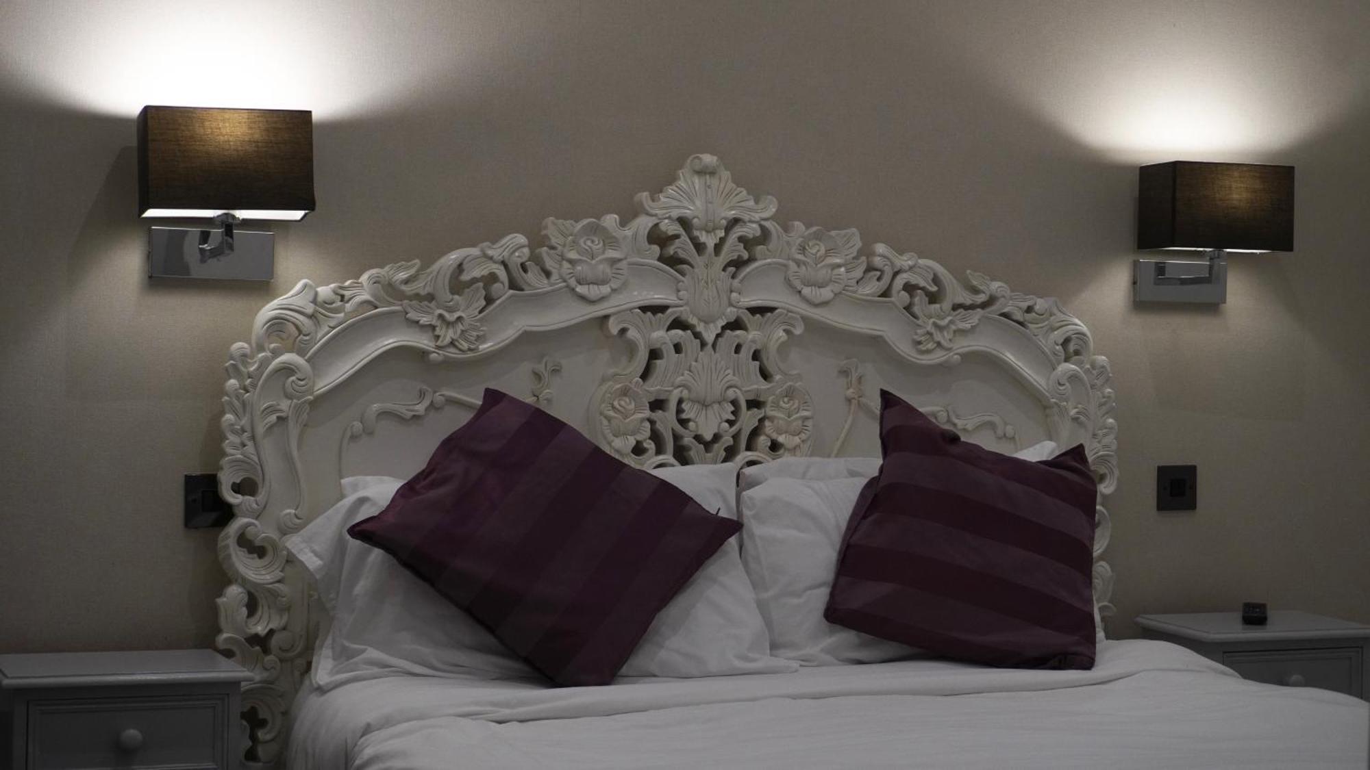 The Bell Shifnal Hotell Eksteriør bilde
