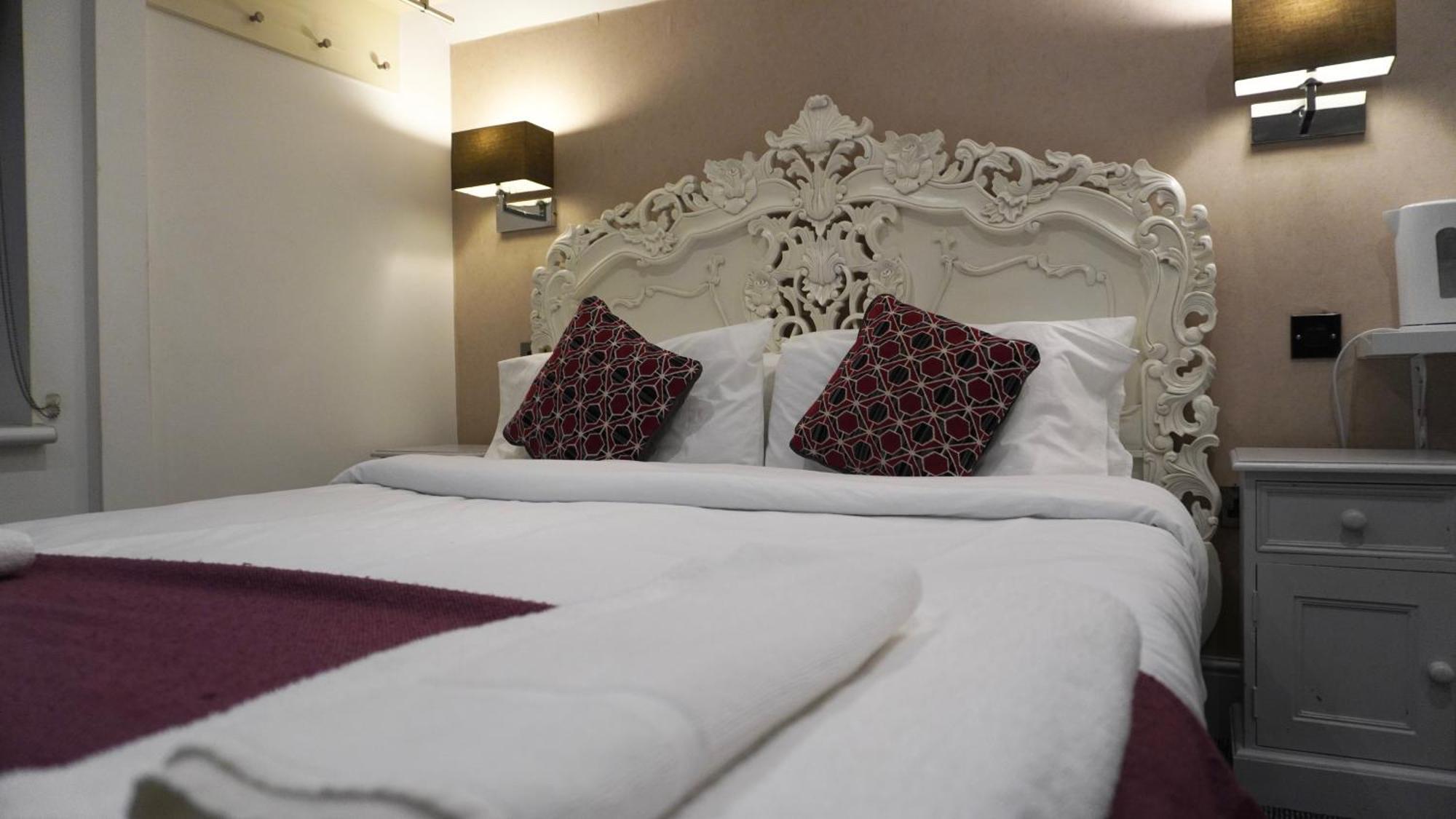 The Bell Shifnal Hotell Eksteriør bilde